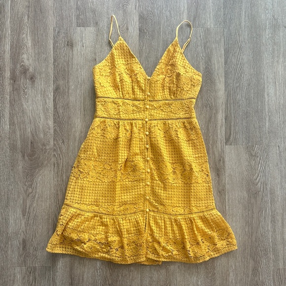NWT Gianni Bini Mustard Yellow Eyelet Lace Mini Dress - Picture 1 of 6